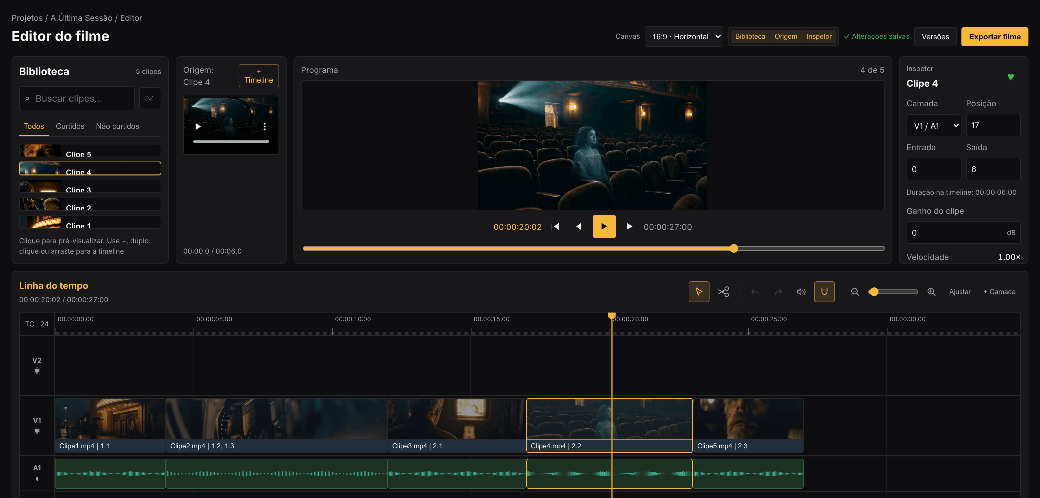 Editor do filme no Film Factory, com a biblioteca de clipes, o monitor de programa e a linha do tempo de um curta-metragem.